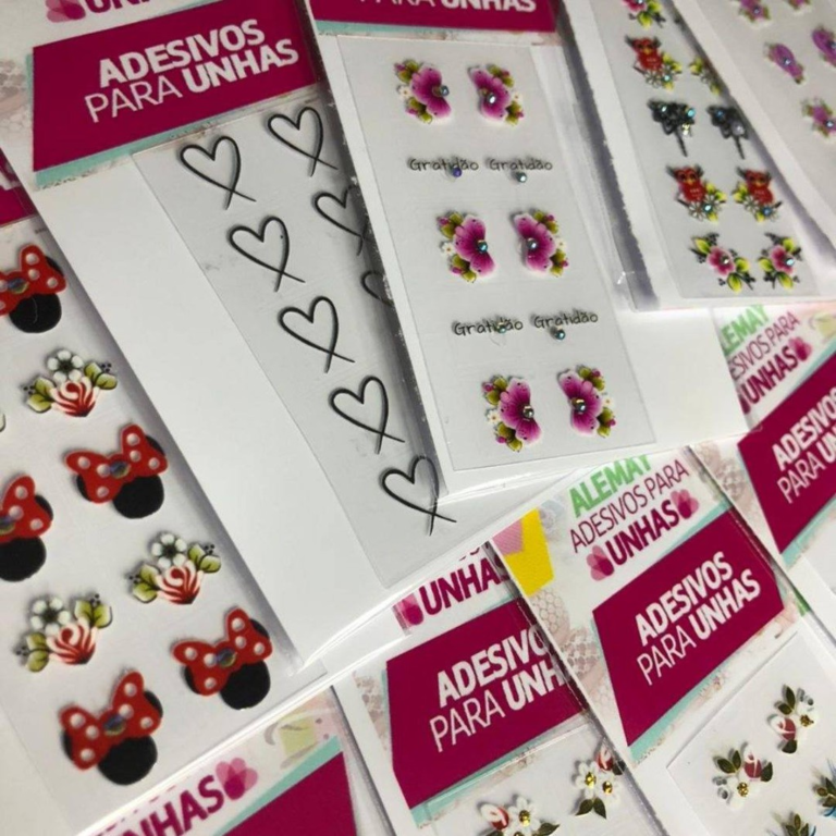Explorando a Beleza dos 100 Adesivos para Unhas Decoradas